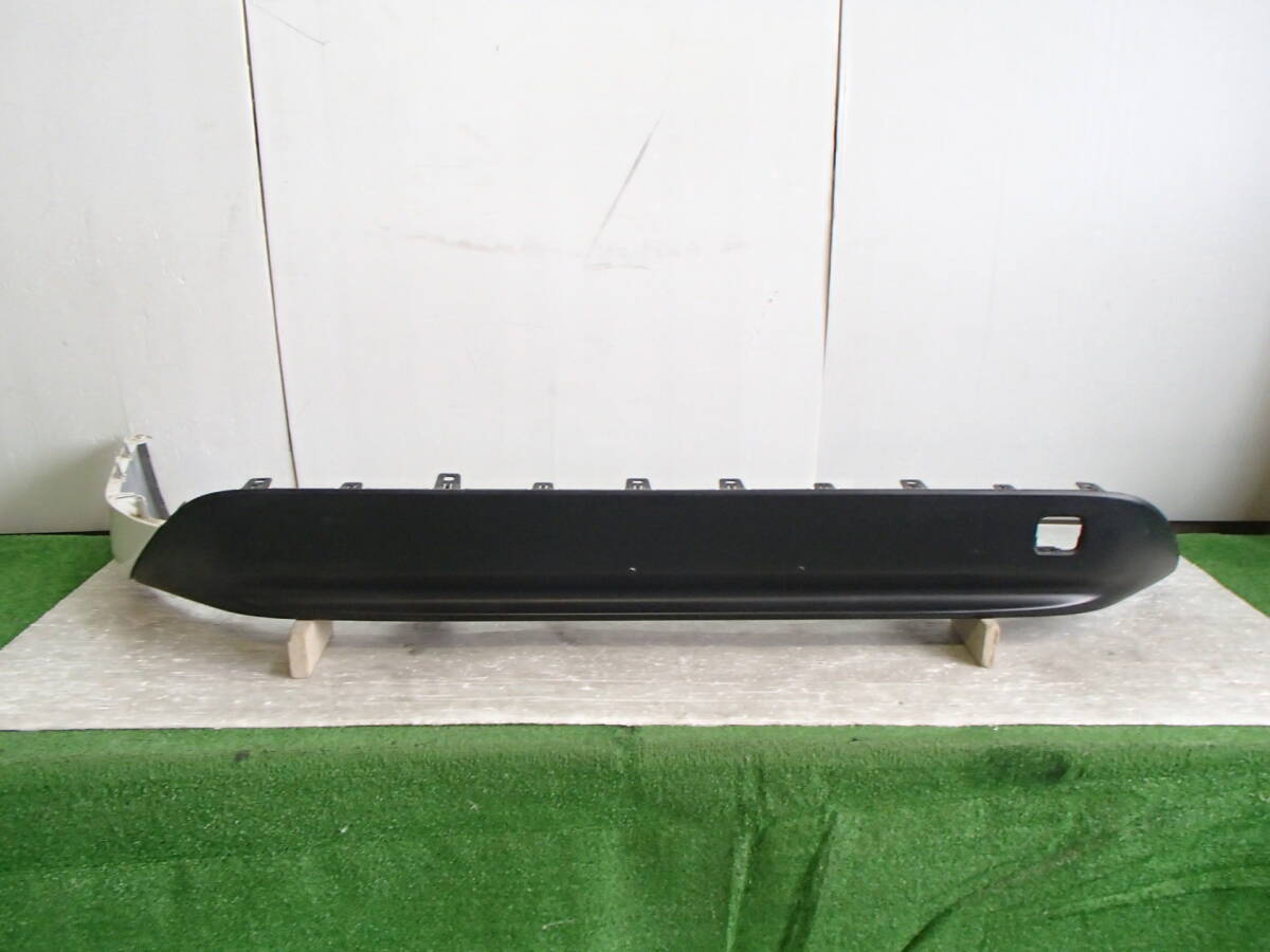 ZVW50/ZVW51/ZVW55 前期 プリウス 純正 リア バンパー アンダー カバー 左モール 070 パール 無塗装 黒 52453-47010 【24-493】拍卖