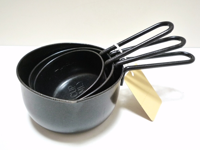 ビンテージ メジャーカップ 大中小 3個セット 黒 ミリリットル ml 計量カップ アンティークキッチン雑貨 インテリア 収納拍卖