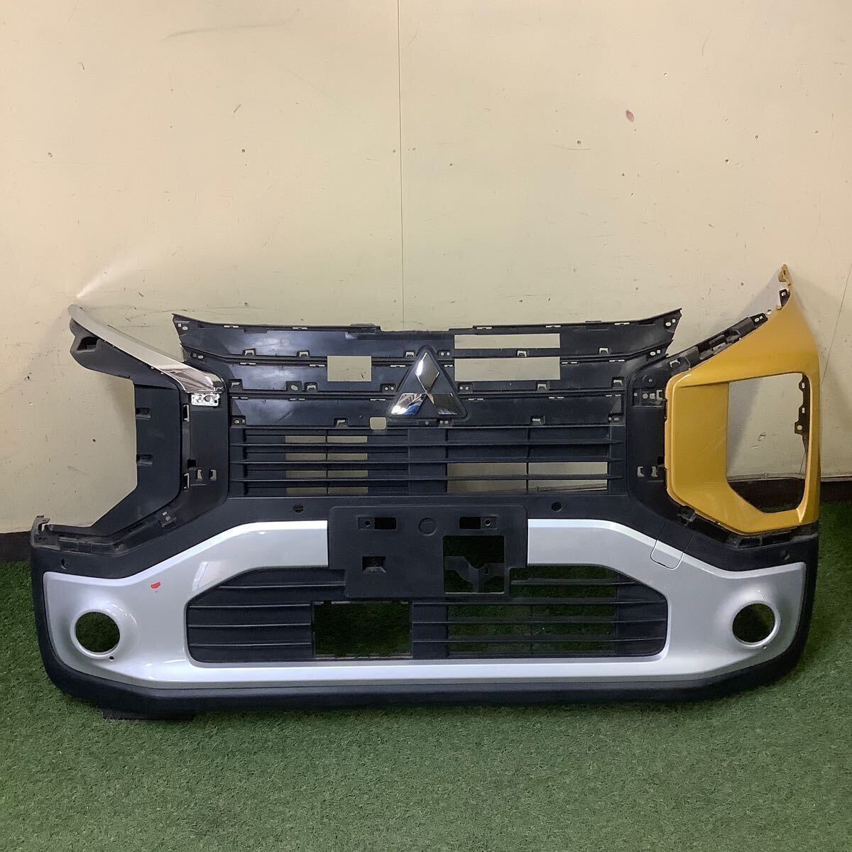 三菱 ekクロス B34W B35W フロントバンパー 62022-7MC0H ライトニングイエロー 管番1759拍卖