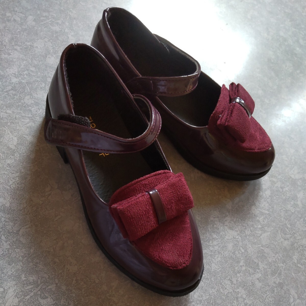 着用一回 ローファー 女児 結婚式 発送会 七五三 753 21.5cm  サイズ33 エナメル ストラップ リボン スリッポン 赤紫   拍卖