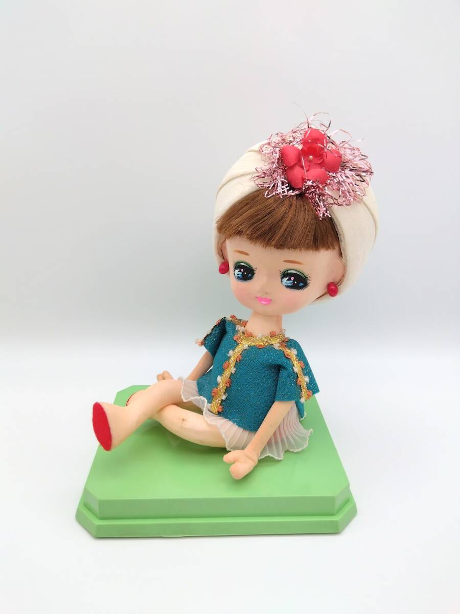 ポーズ 人形 昭和 レトロ ポップ ヴィンテージ ドール 当時物 ビンテージ アラジン 女の子 アラビアン お座り 中原淳一 宇山あゆみ拍卖