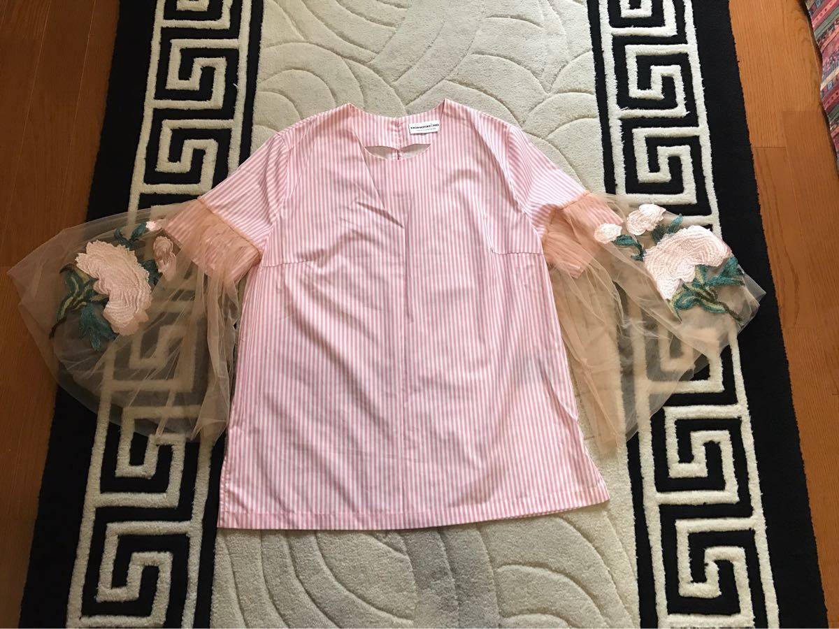 薔薇バラ刺繍袖綿ブラウスS美品拍卖