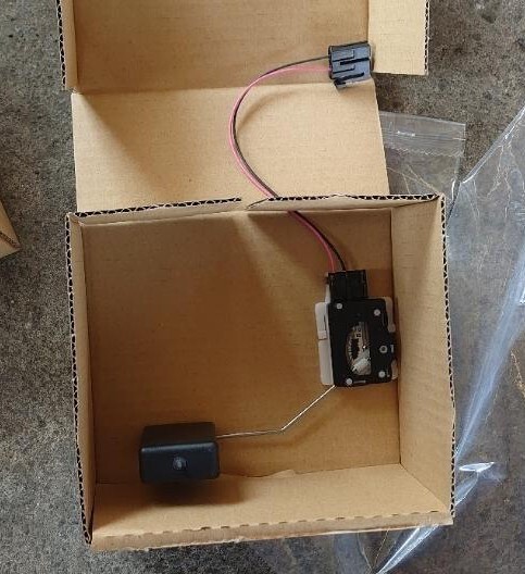 残りわずか!【未使用 スズキ 純正】SUZUKI エブリイ エブリイワゴン DA64 フューエルタンクユニット JDM拍卖