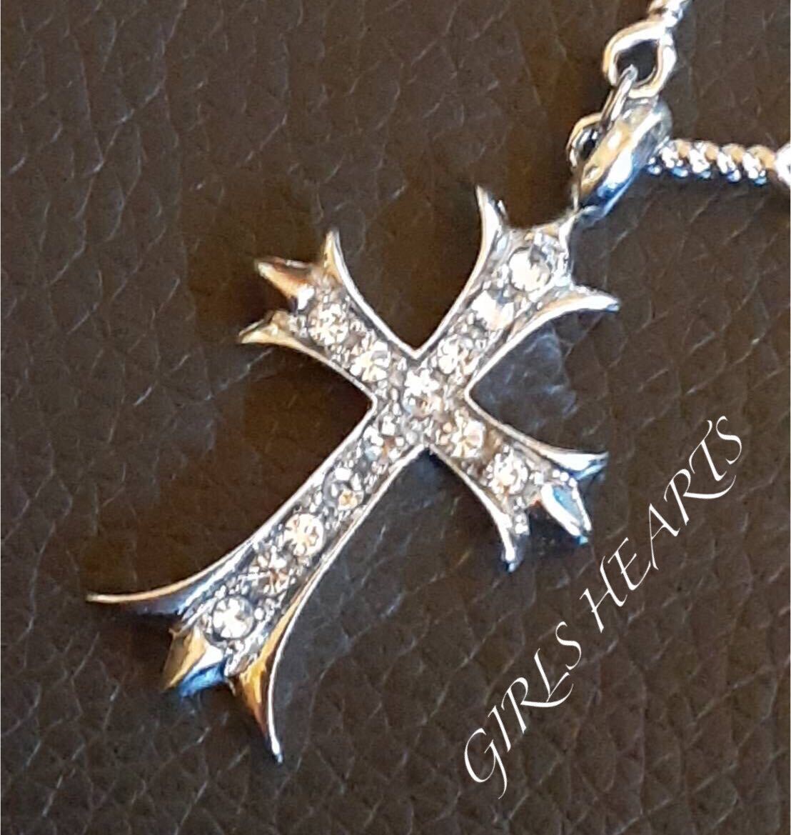 送料無料クロムシルバースーパーCZダイヤモンドベビーファットクロス十字架トルネードチェーンネックレス手首に巻けばブレスレット拍卖