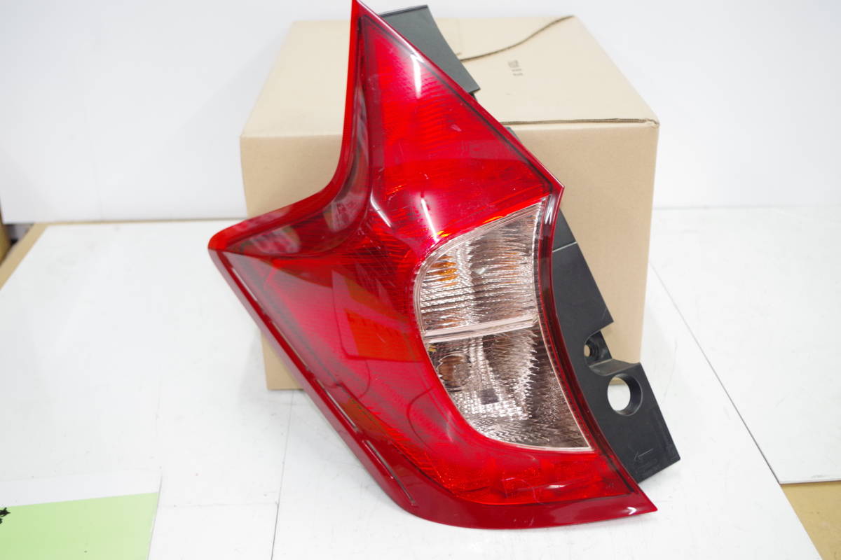 ニッサン ノート E12 テールランプ 左拍卖