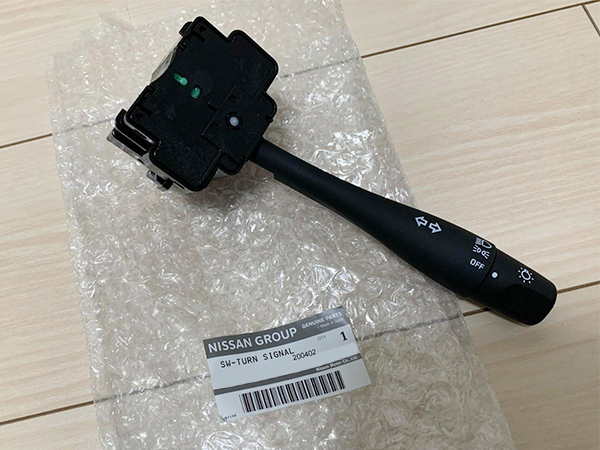 日産 純正 ウィンカー レバー ヘッド ライト スイッチ ダットサン ハイパーミニ ルネッサ ブルーバード シルフィ バサラ テラノ レグラス拍卖