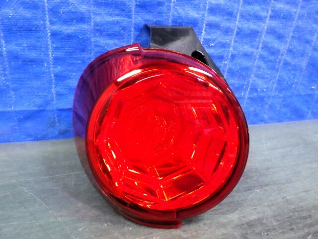 S481 キャスト LA250S LA260S 左テール LED 20519 美品拍卖