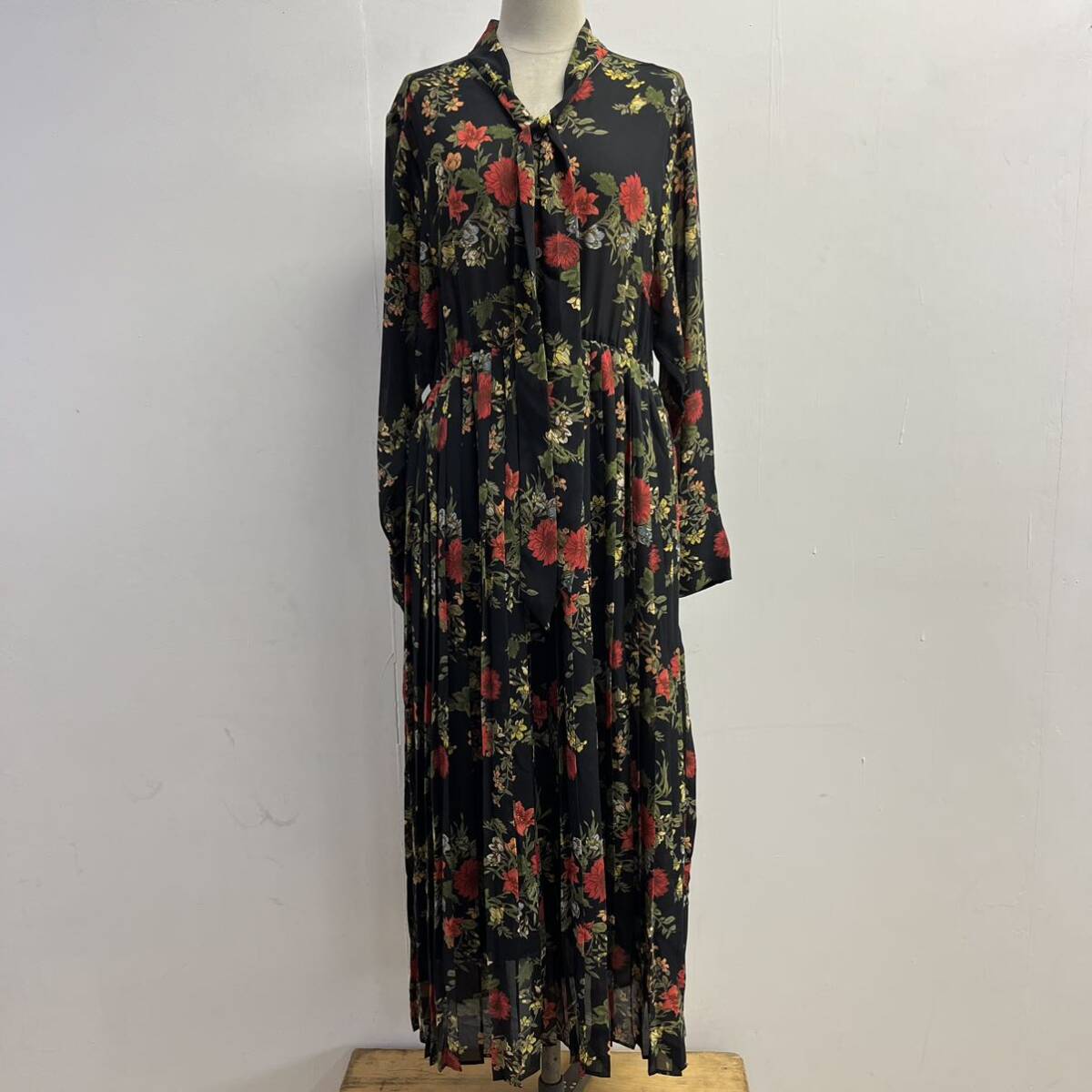 Diagram GRACE CONTINENTAL ロングワンピース プリーツ 総柄 花柄 ボウタイ ダイアグラム グレースコンチネンタル【送料一律/同梱可能】M拍卖