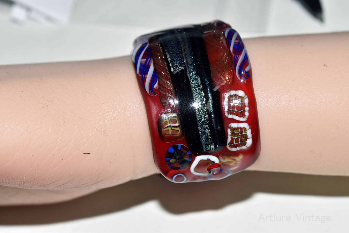 ガラスのブレスレット 、バングル bracelet, bangle (11559 -497)  ガラス工芸家の創作した一点物のガラスのアクセサリー。拍卖