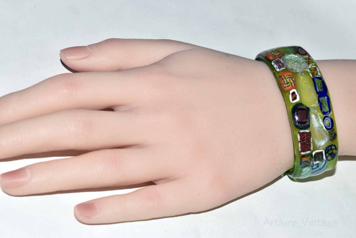 ガラスのブレスレット 、バングル bracelet, bangle (11563 -497)  ガラス工芸家の創作した一点物のガラスのアクセサリー。拍卖