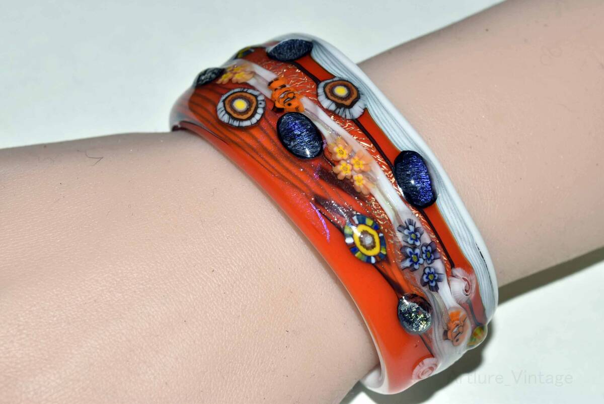 ガラスのブレスレット 、バングル bracelet, bangle (11565 -497)  ガラス工芸家の創作した一点物のガラスのアクセサリー。拍卖