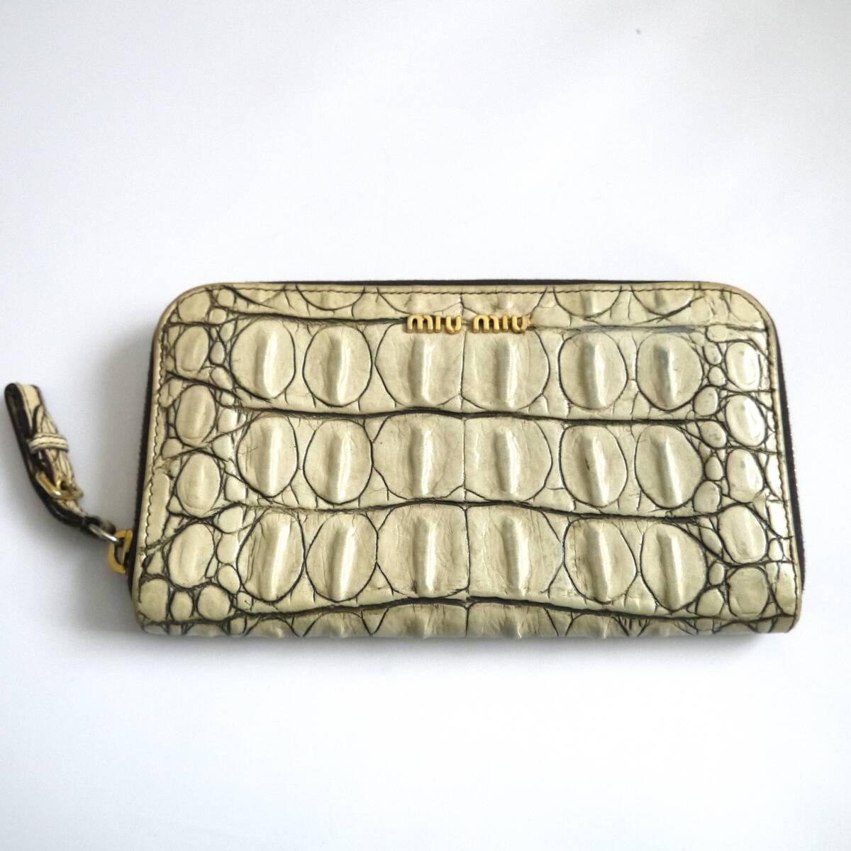 $ 良好品 $ 激レア!■ miumiu ■ ミュウミュウ ■ クロコダイル型 本革 レザー製 ■ ラウンドファスナー 長財布 ■ 白系 アイボリー系拍卖