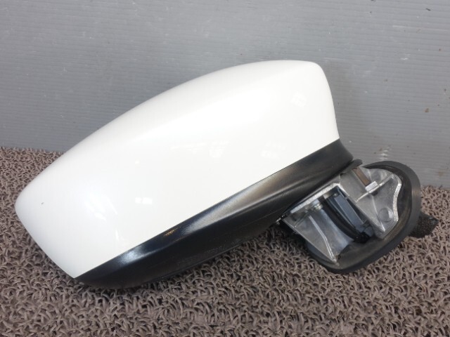 8013 マツダ アクセラスポーツ BM2FS ドアミラー右 ドアミラー右 25D拍卖