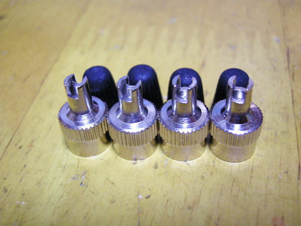 4個セット ムシ回し 付き メタル バルブ キャップ 虫回し 旧車 や 旧いバイク マッハ W1S KH Z2 等に拍卖