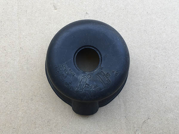 ヘッドライト バルブカバー F24 907-18100 防水 ゴムキャップ バルブキャップ拍卖