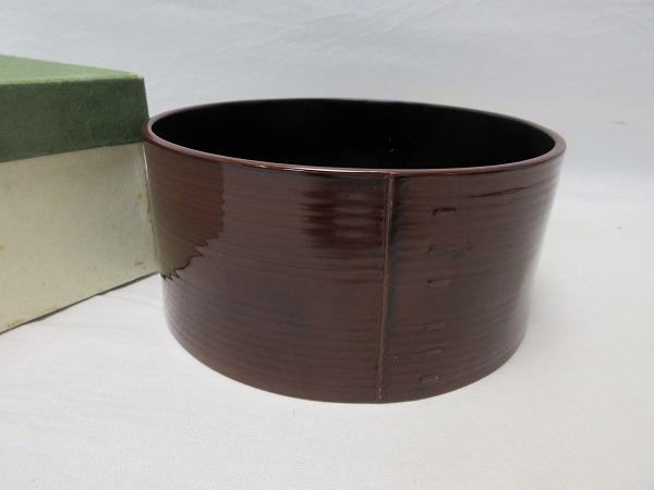 J04024 【 美品 茶道具 木製溜塗 建水 内黒 曲建水 元箱 】 検) 茶懐石 茶道 こぼし 抹茶 茶会 茶席 茶事 茶の湯 おしゃれ 来客ⅰ拍卖