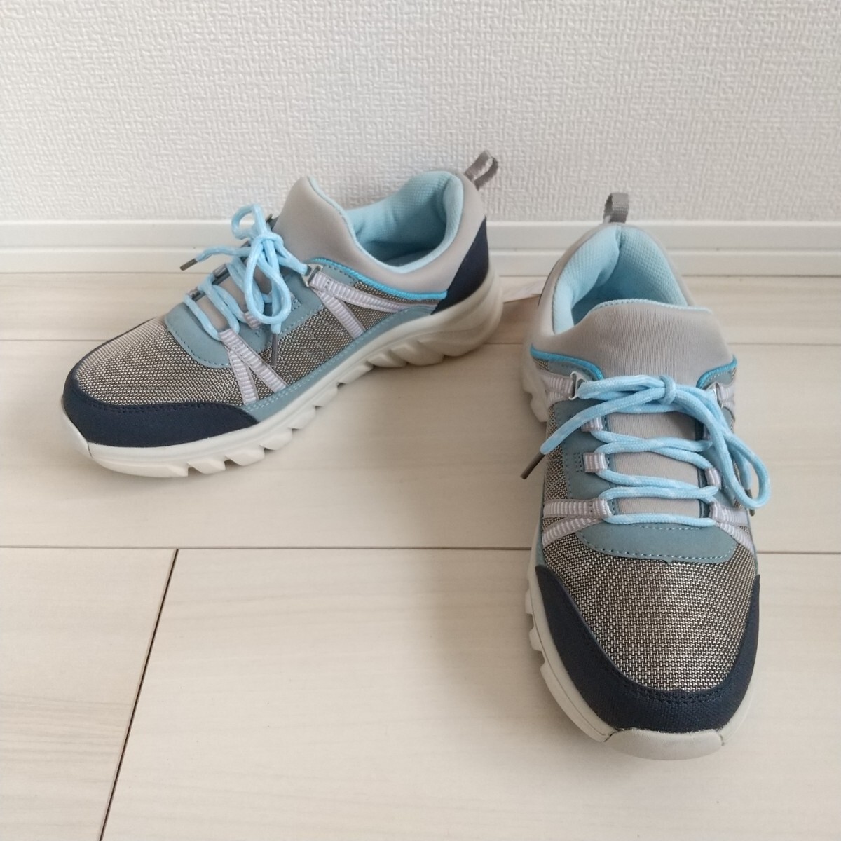 ◎(485)るるぶ グレー×水色 スニーカー(23.0cm)拍卖