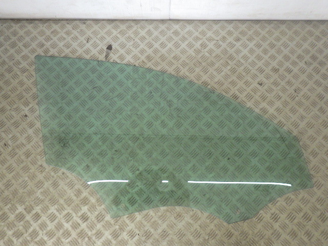 5BA-177147M ベンツAクラス V177 A250 4MATICセダン 2021年3月 純正 右 フロント ドアガラス A177 725 4200 AGC 43R-000004 中古 即決拍卖