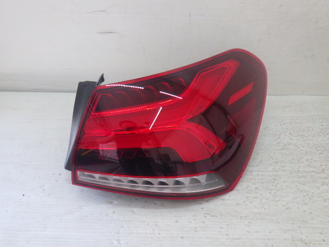 【Y0154】 美品 中古 5BA-177147M ベンツAクラス V177 A250 4MATICセダン 2021年3月 右 テールランプ テールライト A 177 906 72 00 即決拍卖