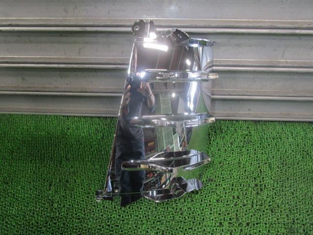 いすゞ大型車 ギガ QKG-CYJ77 左フロントコーナープレート 1-86712-123-0 メッキ 未使用 TTT /40143拍卖