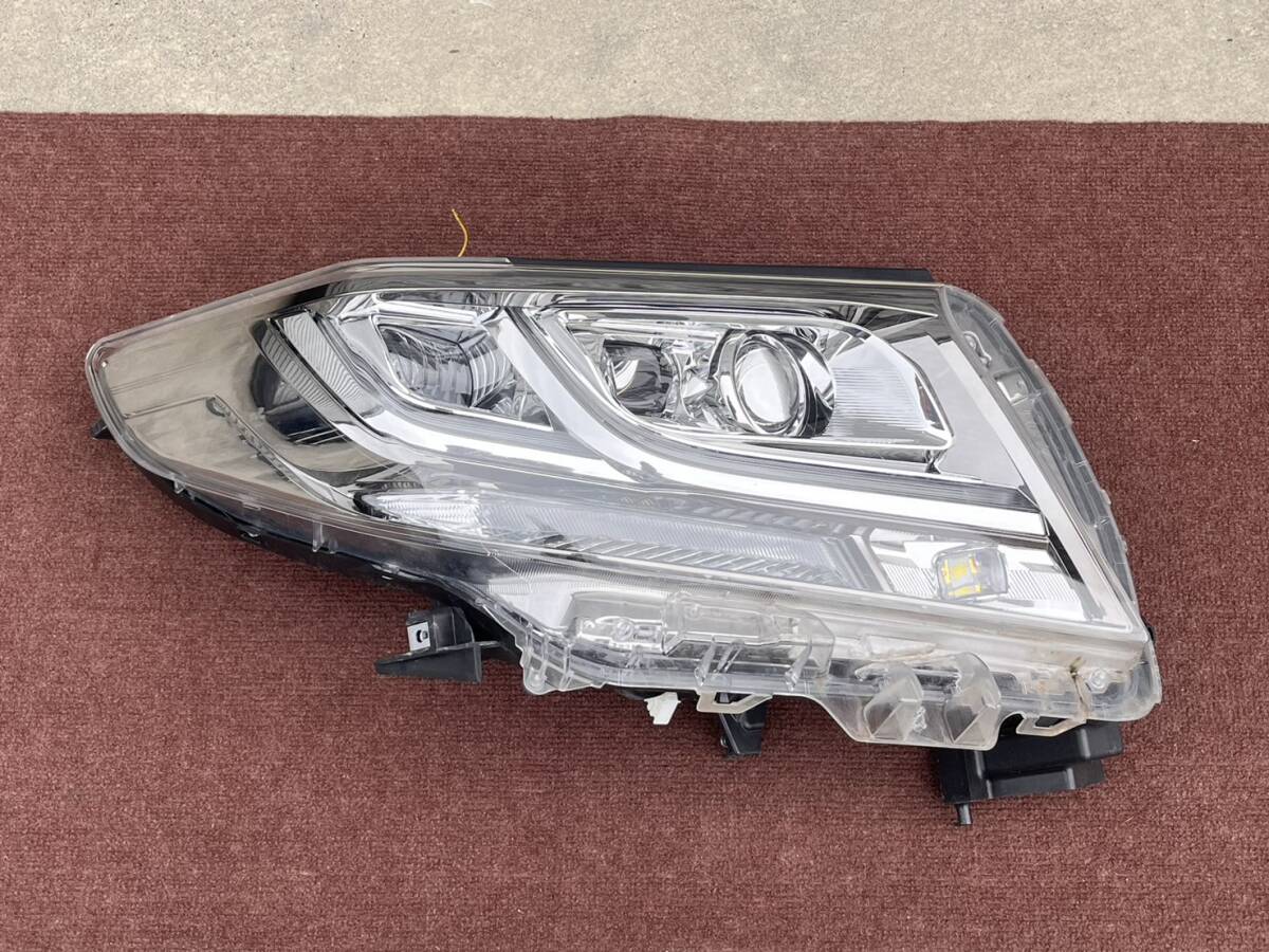 B410 中古 TOYOTA 30 前期 アルファード 純正 ヘッドライト 右拍卖