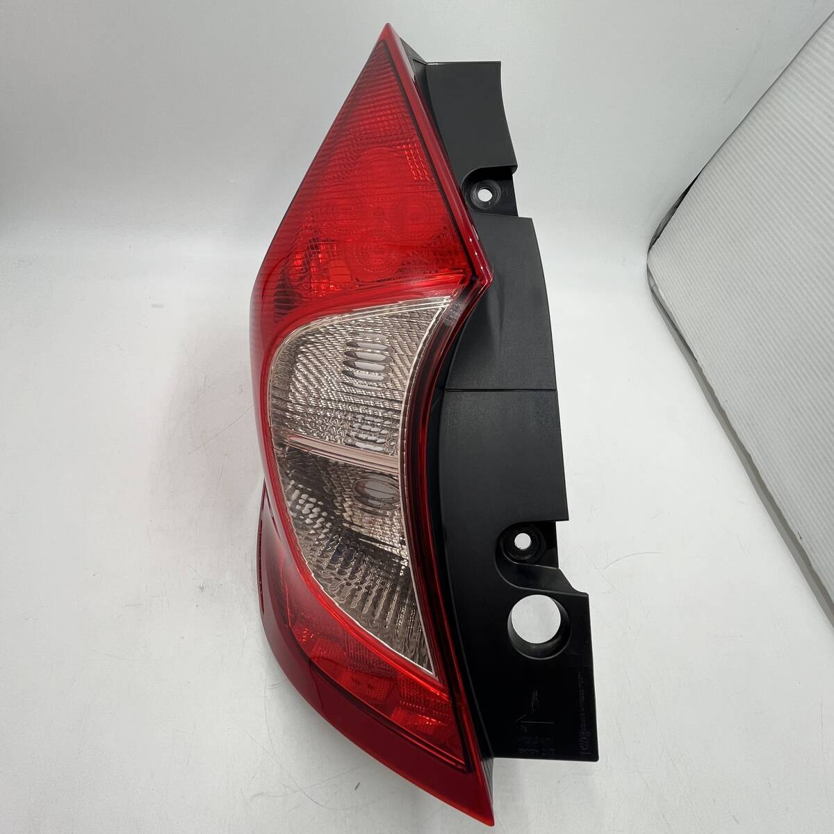 【 中古美品 】 日産 ノート E12 純正 左テールランプ 26559-3VA5B拍卖