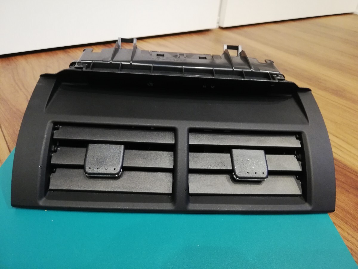 ★★27年式★★トヨタ カムリ HV AVV50 時計 エアダクト 吹出口 センターパネル ★★拍卖