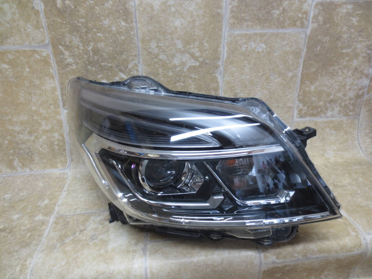 I8/ B21A デイズルークス ハイウェイスター後期 純正LEDヘッドライト右 KOITO 100-67111拍卖