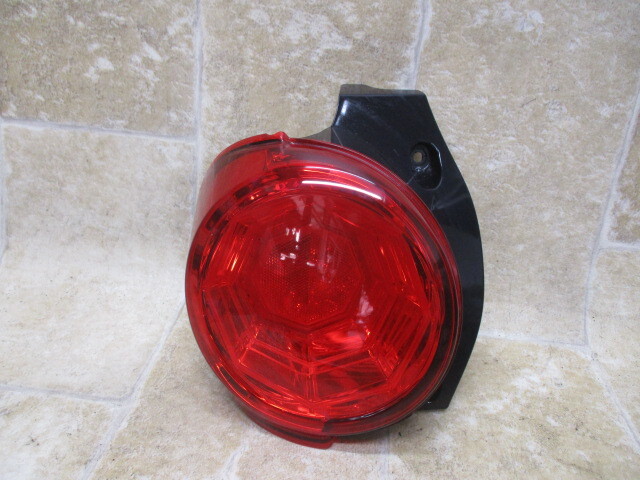 I8/ LA250Sキャスト純正テールライト左TOKAIDENSO 20519テールランプ 拍卖