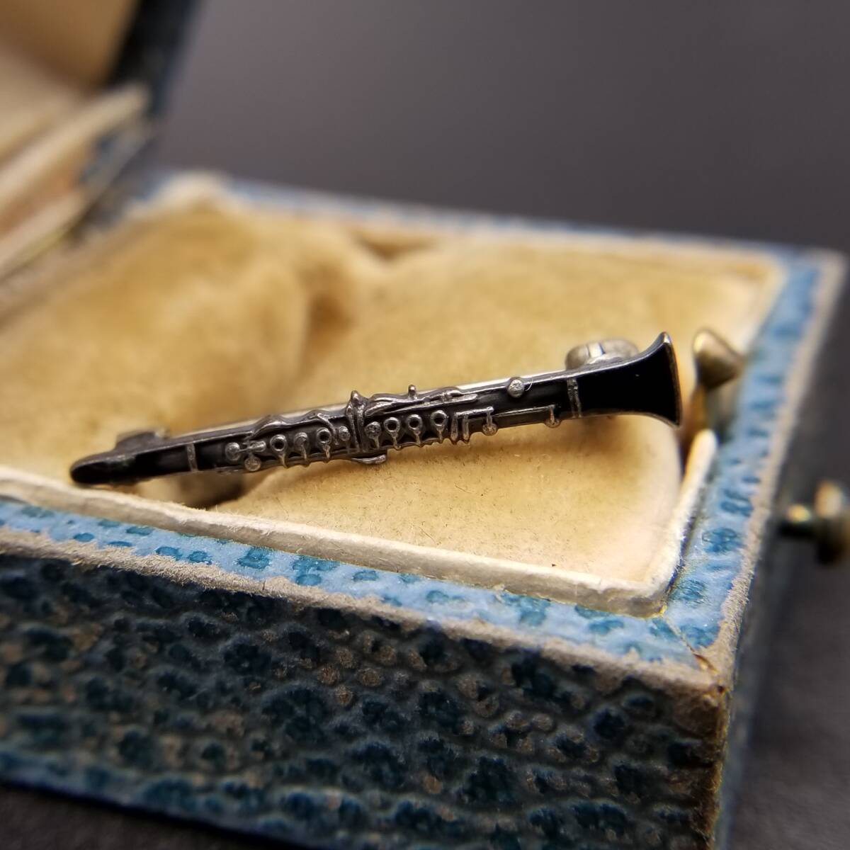 アンティーク WA CO アールヌーヴォー クラリネット モチーフ 楽器 立体 キュート 小ぶり スターリング シルバー ブローチ Y15-A拍卖