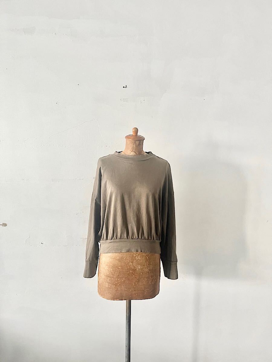 UNIVERSAL TISSU 長袖 カットソー カーキ拍卖