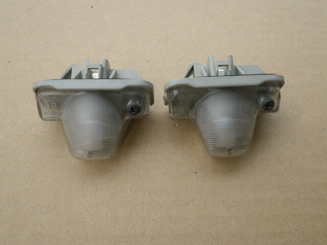 タント カスタム RS☆L375S 後期型◆リアナンバー灯 中古品 2616拍卖