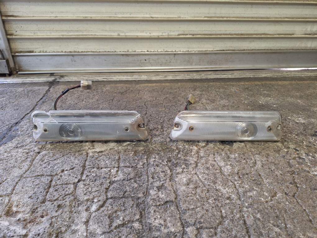 スカイライン ハコスカ 純正フロントウインカー左右 No.ki拍卖