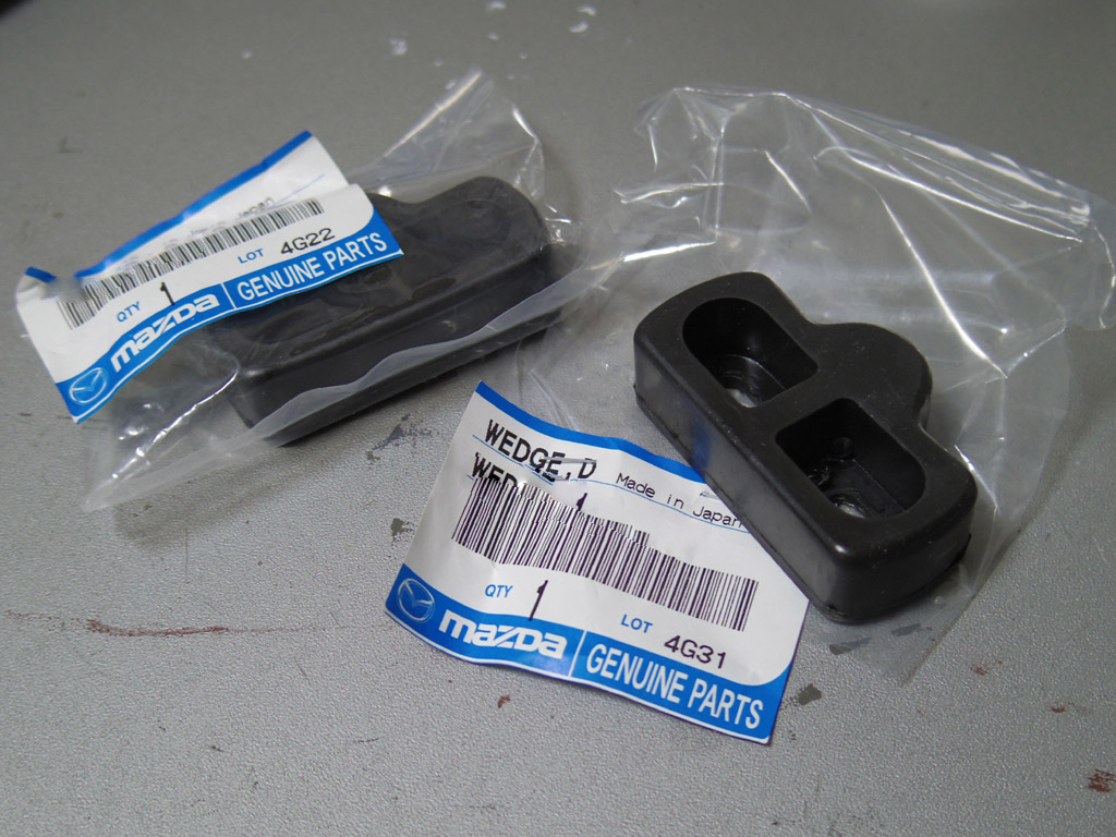 ★希少★ 未使用 マツダ 純正 ロードスター NA系 NB系 NC系 ユーノス フロントドアウェッジ 左右2個セット拍卖