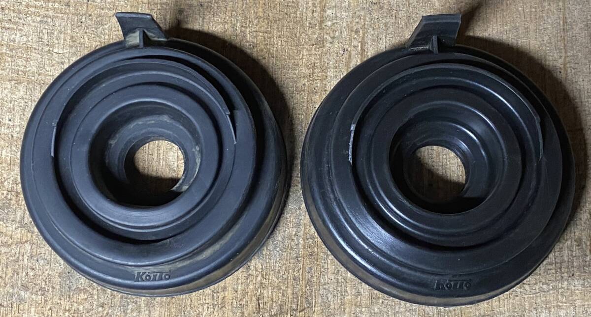 『24132』いすゞ エルフ NHR69E ヘッドライト バルブカバー ゴムカバー ゴムキャップ 左右 2個セット ヘッドランプ ソケットカバー 茨城県拍卖