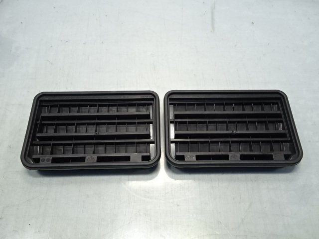 A/AJ9■BMW E90 LBA-PG20 (320i Mスポーツ 2010y後期/LCI■リアブリーザーカバー 6962293 (リアバンパー内側ボディサイド両端ダクト)拍卖