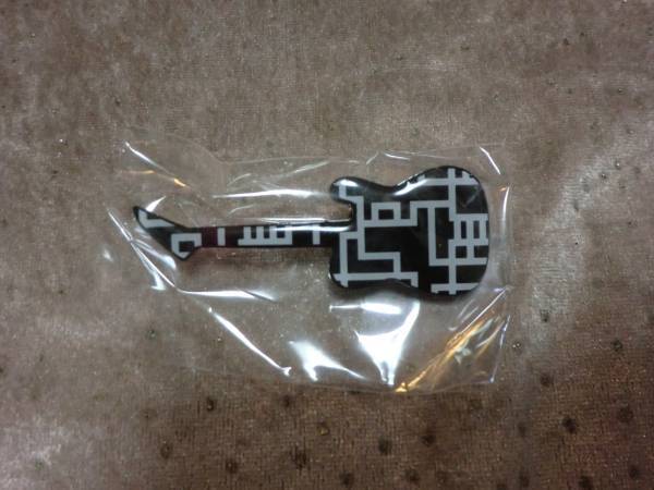 ☆布袋寅泰♪BEAT8 会場限定 ギターピンバッチ 黒x白 完売品拍卖