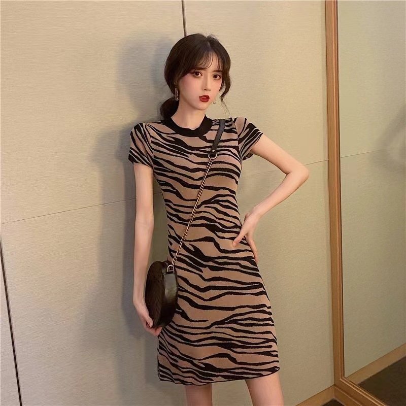 LRM768★最. 【魅惑Style】 超sexy?美スタイル?良質*アニマル柄*ニット素材*総柄*タイトワンピース*ブラウンベージュ×拍卖