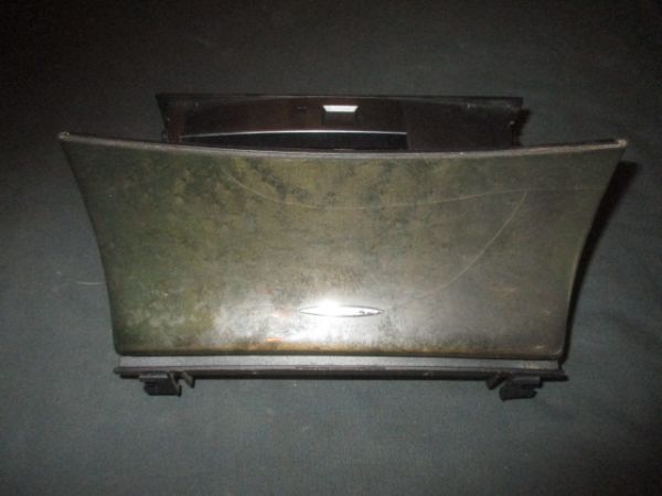 ■ベンツ W211 E320 灰皿 中古 2118101330 部品取あり シガーライター バーズアイ ウッドパネル バーズアイ ■拍卖