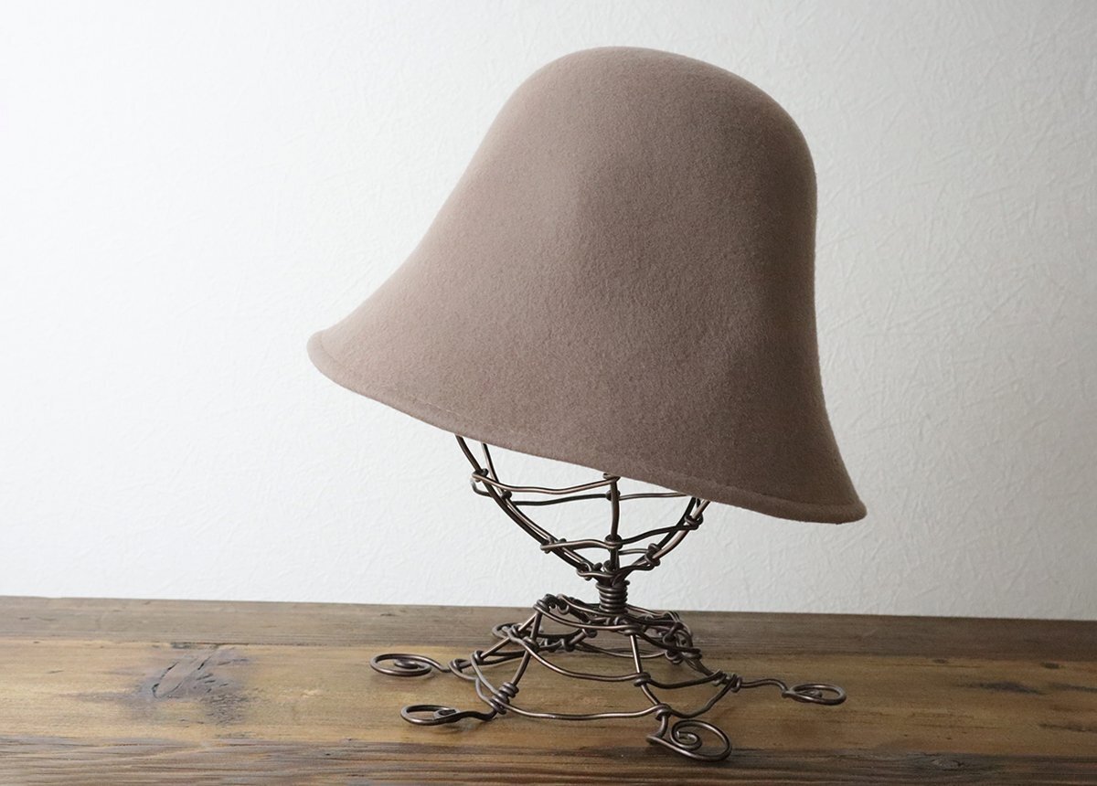 【送料無料 50%OFF 新品】HICOSAKA ◆ クロシェ ハット 釣り鐘型 ベージュ ウール クロッシェ クローシェ 帽子 ヒコサカ ◆21-H317拍卖