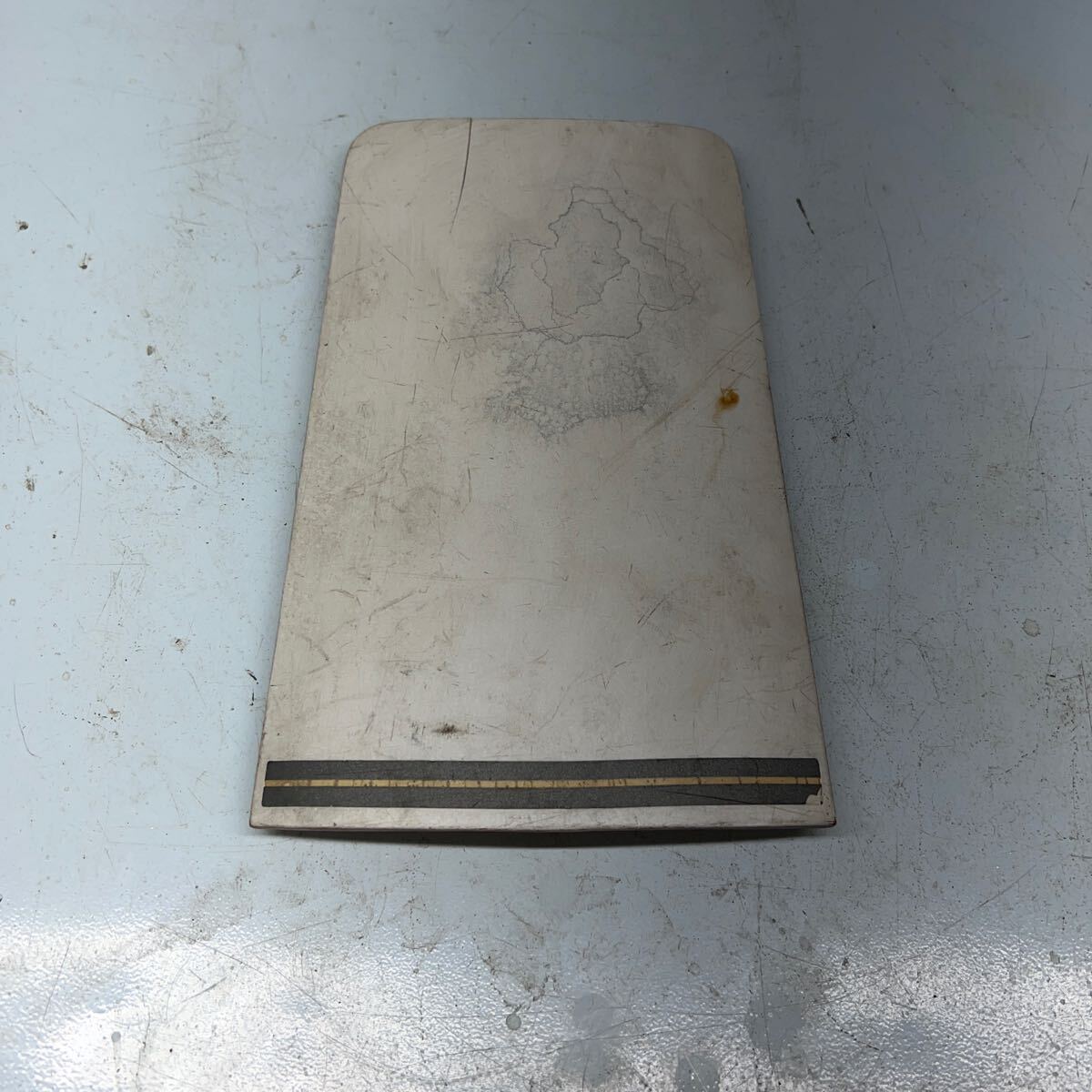 あ ペリカンジョグ 27V シート下カバー 白 割れ拍卖