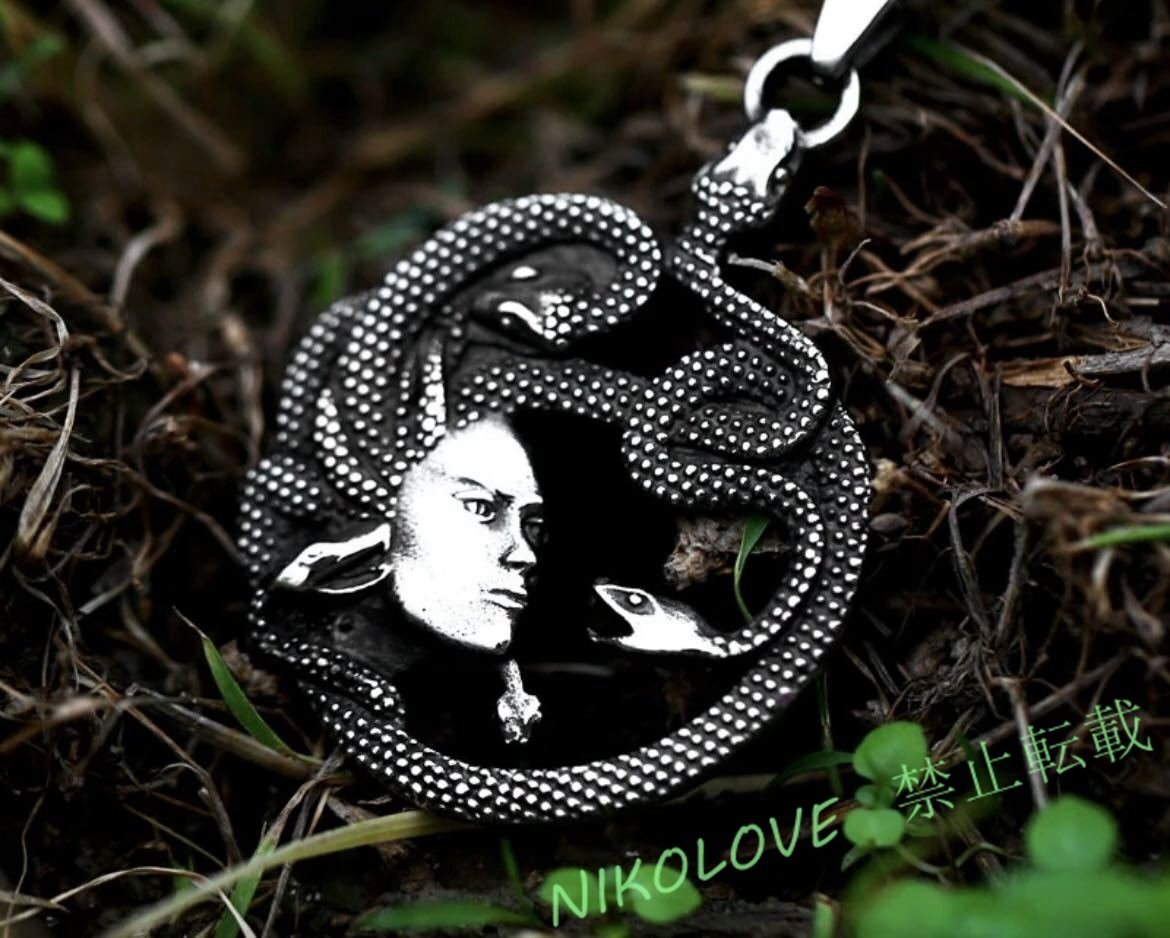 新品 全2種類 種類選択 メデューサペンダントネックレス ペンダント 蛇 メデューサ クール アクセサリー ネックレス スネーク ヘビ LA300拍卖