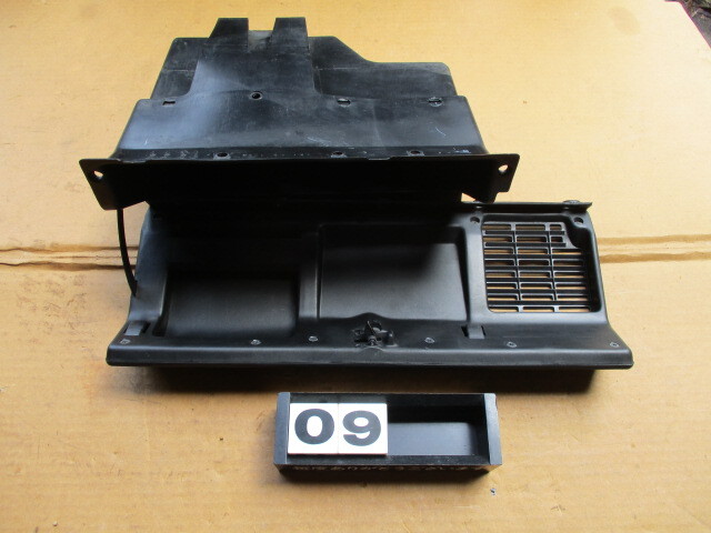 ファミリア XG BD1051 純正 グローボックス ⑨ 希少 当時物 旧車拍卖