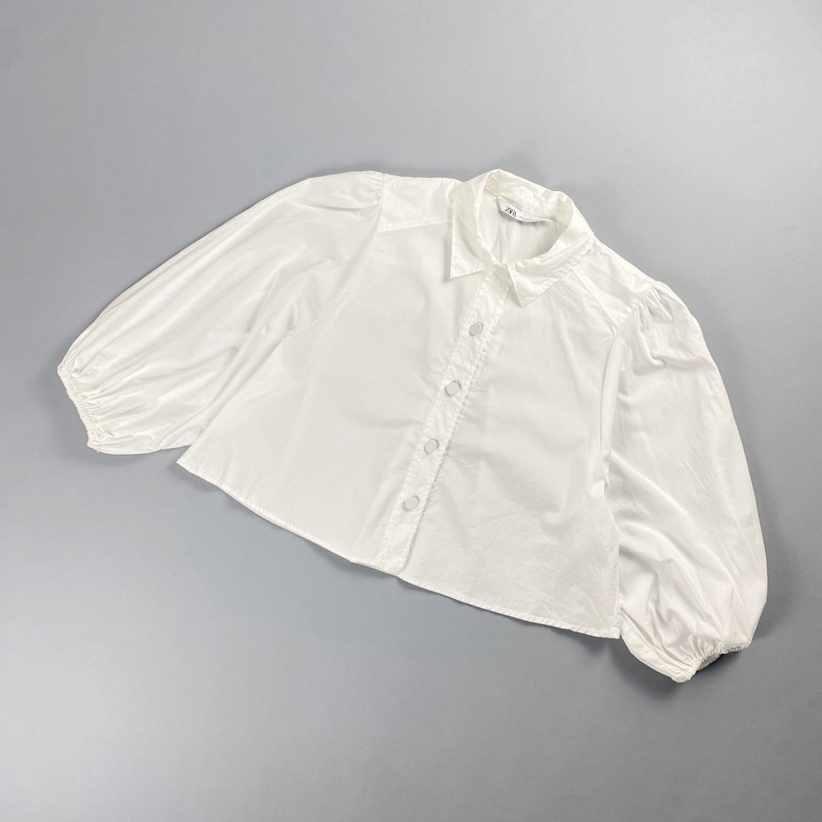 ZARA ザラ ショート丈 ボリュームショルダー 長袖ブラウスシャツ トップス レディース 白 ホワイト サイズS*NC530拍卖