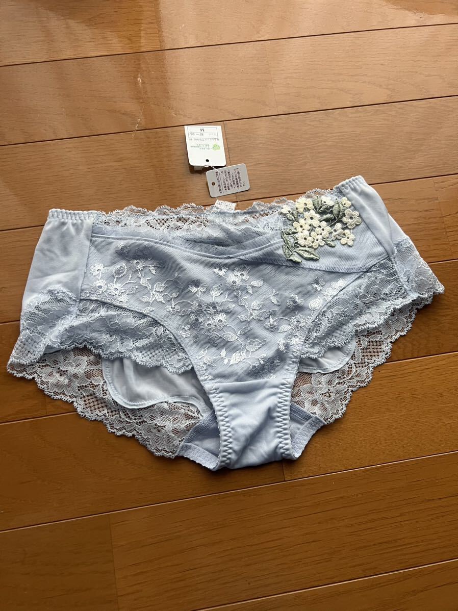 triumph トリンプ FLORALE 高級ヒップハング T75-8485 Mショーツ 水色 新品未使用です。拍卖