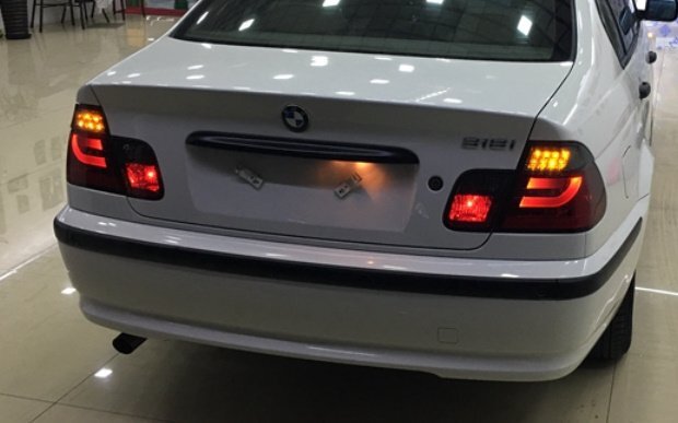 BMWE46用テールライト1個 LEDライト ウインカー ランプアセンブリ おすすめ 交換用 パーツ ドレスアップ 左右どちらか選択拍卖