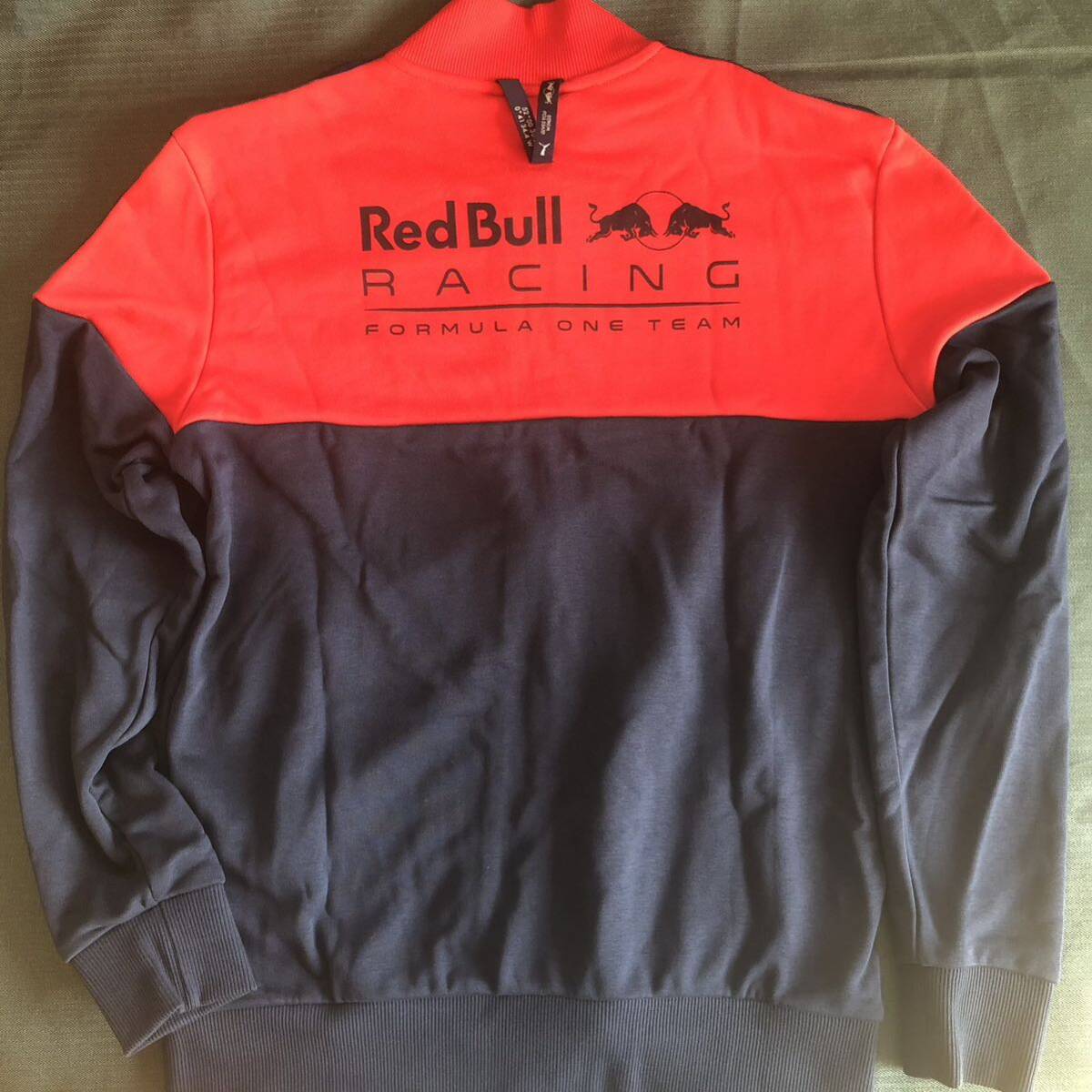 プーマ×レッドブルレーシングコラボフルジップスウェット PUMA×Red Bull RACIN 新品未使用 レッド拍卖