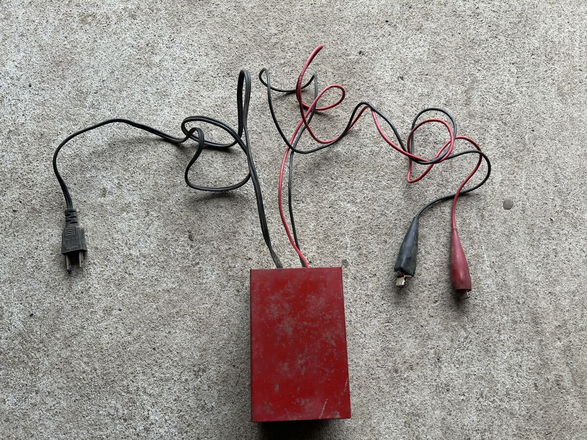 超小型 バッテリーチャージャー Hi Wood BATTERY CHARGER MODEL HW-2A拍卖