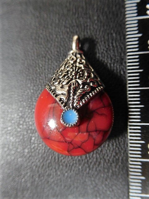 チベットアンバー・ペンダントトップ(赤)・1個拍卖