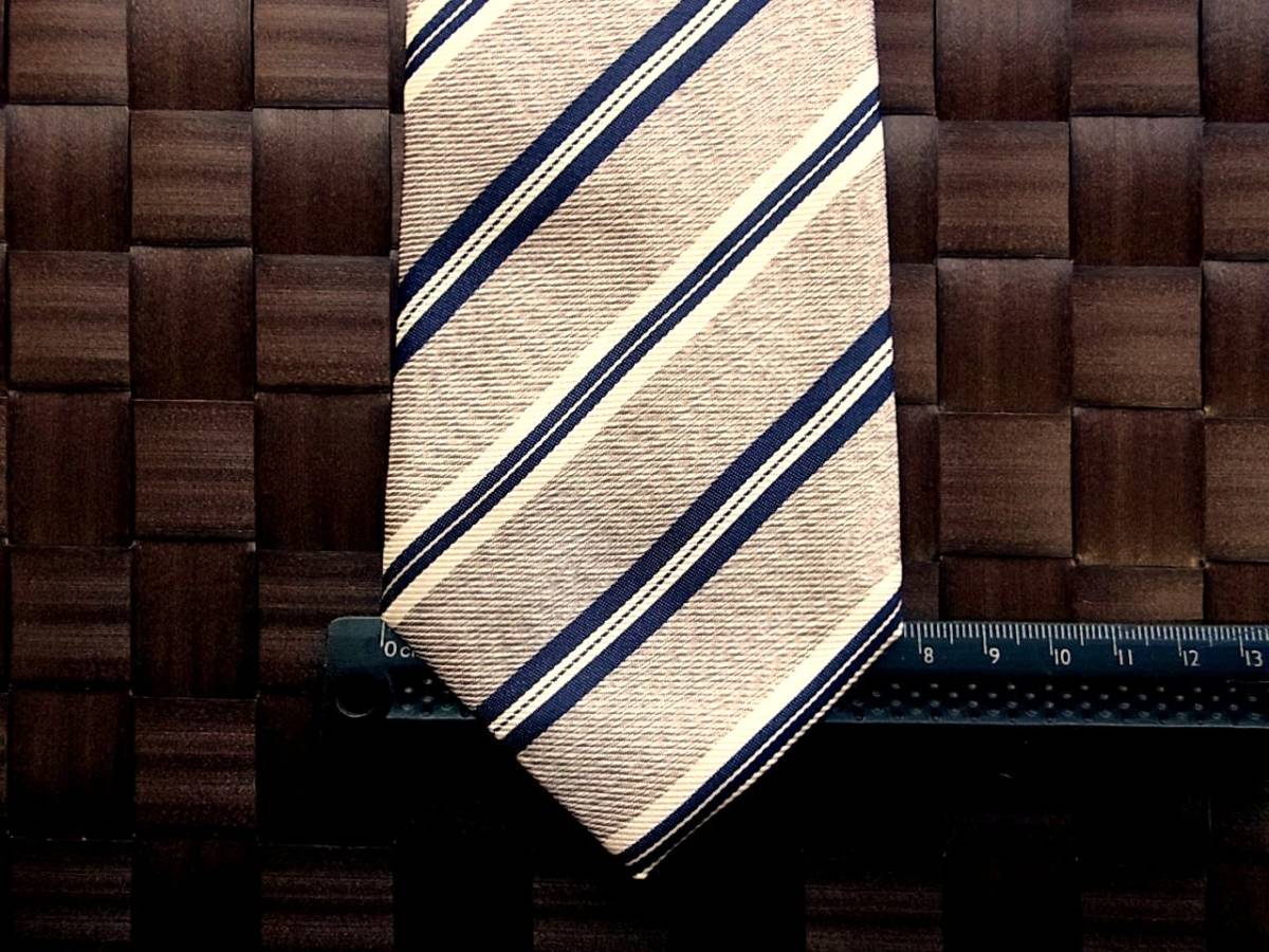 【特選】y0828美品オリヒカ「ORIHICA」ネクタイ・人気の細ナロータイ・シルク100%拍卖